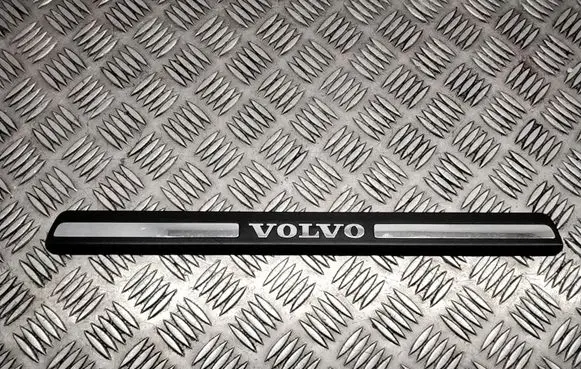 Volvo V70 Side skirt front trim 8659960