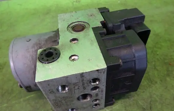 Alfa Romeo 166 ABS Pump 0273004384