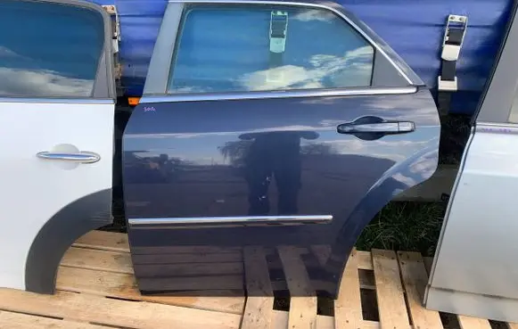 Chrysler 300 - 300C Rear door