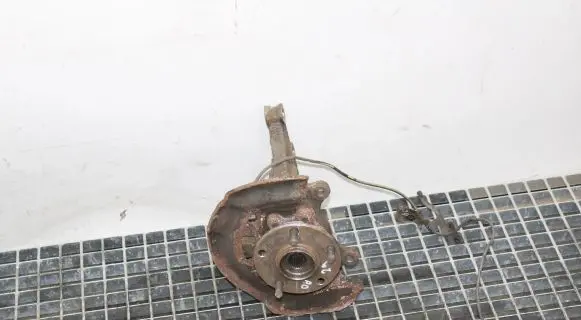 Toyota Avensis T270 Front wheel hub
