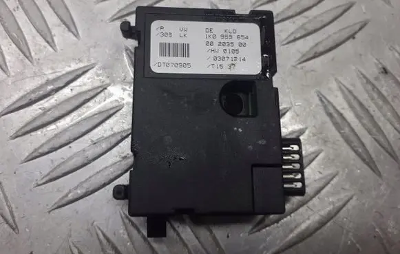 Audi A3 S3 8P Steering angle sensor 1K0959654