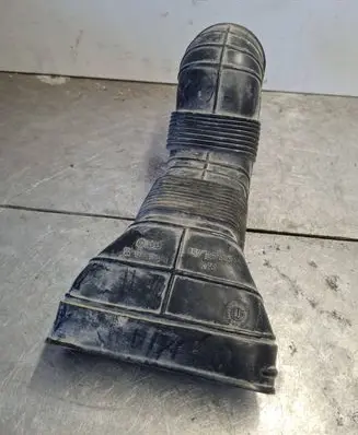 Volkswagen PASSAT B3 Air intake duct part 357129628