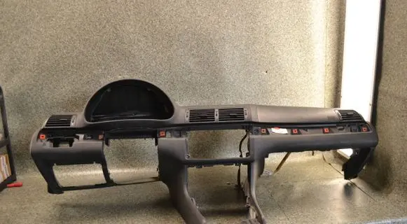 BMW 3 E46 Dashboard 8222255
