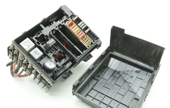 Audi TT TTS Mk2 Fuse box set 8J0937503