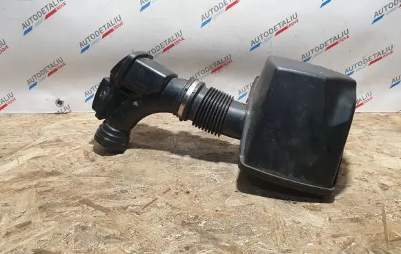 BMW 1 F20 F21 Intake resonator 8601680 70604567 70601488