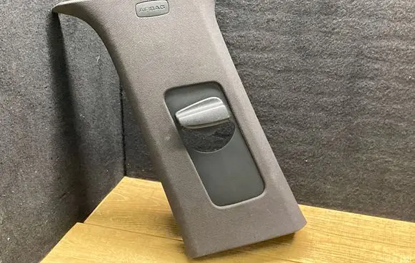 Porsche Cayenne (9PA) (B) pillar trim (top) 7L5867242S 526022