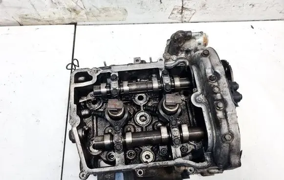 Subaru Legacy Engine head 