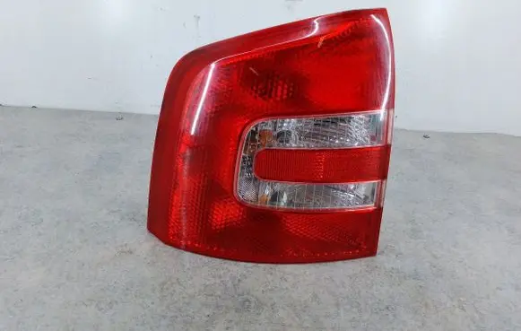 Skoda Octavia Mk2 (1Z) Rear/tail lights 