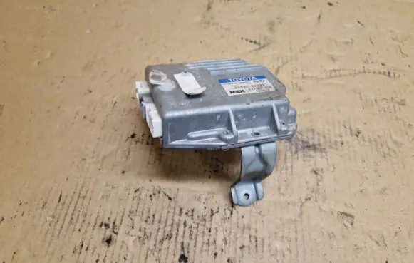 Toyota Corolla E120 E130 Power steering control unit/module 8965002020 EATCEC009 030409