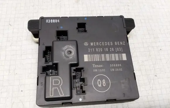 Mercedes-Benz E W211 Door control unit/module 2118201626