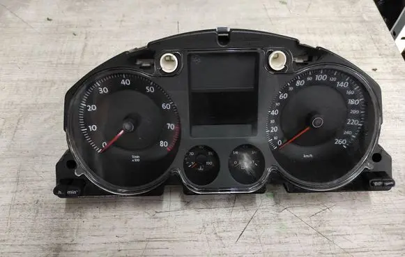 Volkswagen PASSAT B6 Speedometer (instrument cluster) 3c0920850j