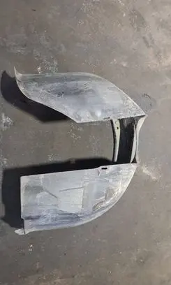 Front wheel arch liner splash guards