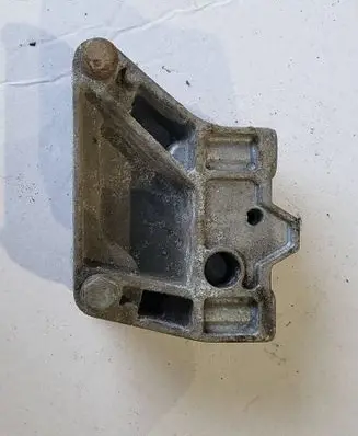 Seat Altea Gearbox mounting bracket 1K0199117