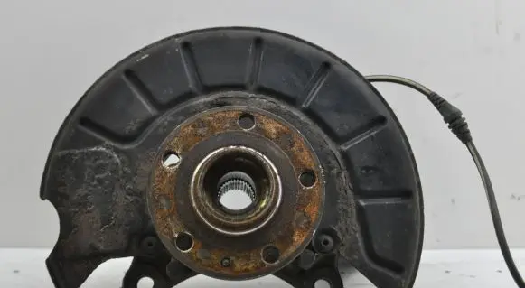 Volkswagen Touran II Front wheel hub