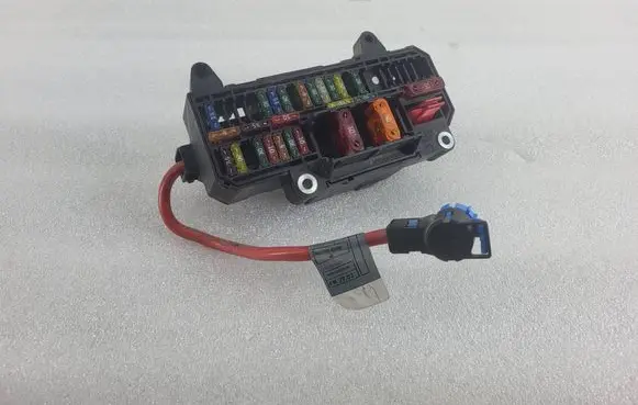 BMW 7 E65 E66 Fuse module 61136900583 10688710 106687101