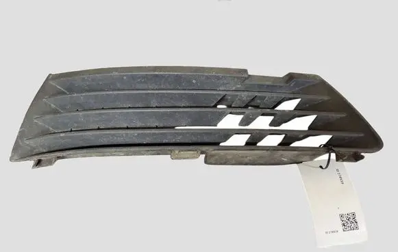 Opel Zafira B Front bumper lower grill 325769024