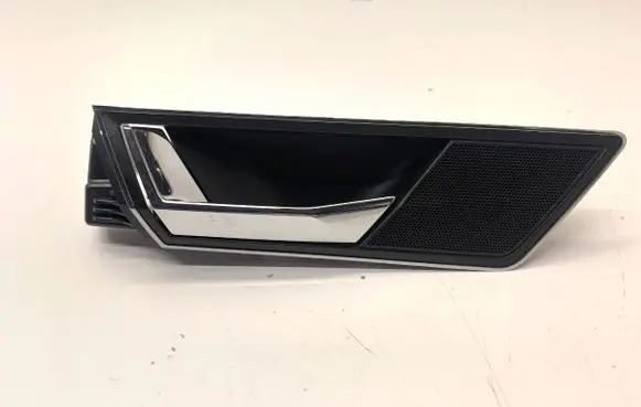 Skoda Superb B8 (3V) Rear door interior handle 