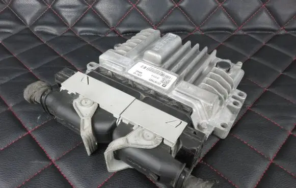 Chevrolet Orlando Engine control unit/module 25187593 25187414 28340581