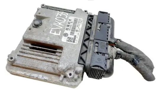 Volkswagen Golf V Engine control unit/module 03G906021HB 0281013606