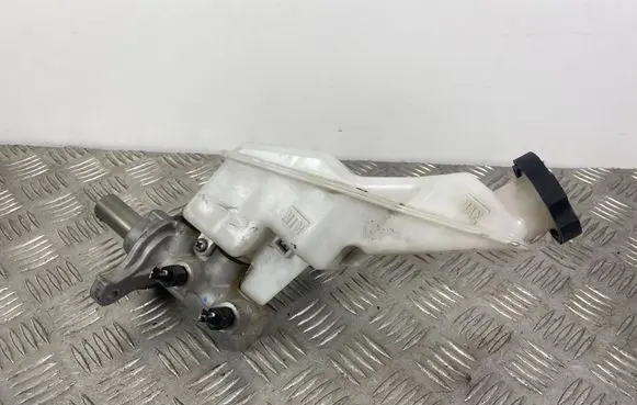Hyundai Grand Santa Fe NC Master brake cylinder
