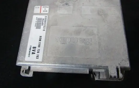 Renault 19 Engine control unit/module hom7700736763 s100811202b