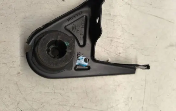 Ford Mustang VI Muffler mount bracket/holder JR335G298CA 1073A