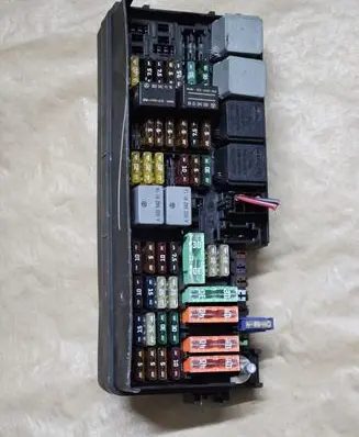 Mercedes-Benz GL X164 Fuse module A1645403372 1645403372