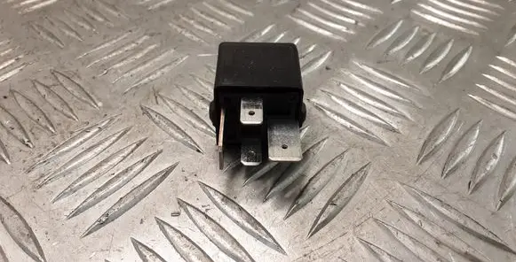 Volkswagen PASSAT B6 Other relay 1K0951253A