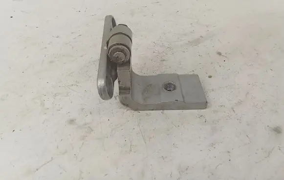 BMW 5 F10 F11 Rear door lower hinge 7185636