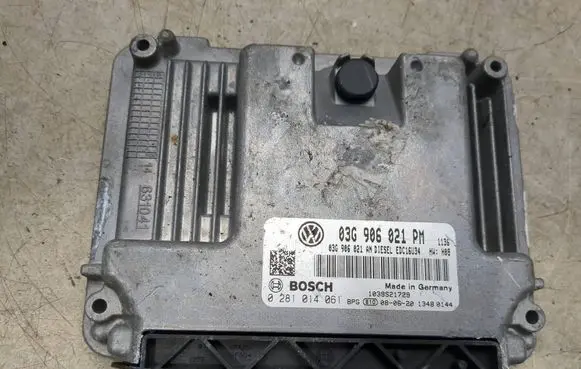 Volkswagen Touran I Engine control unit/module 03G906021PM 03G906021AN 0281014061