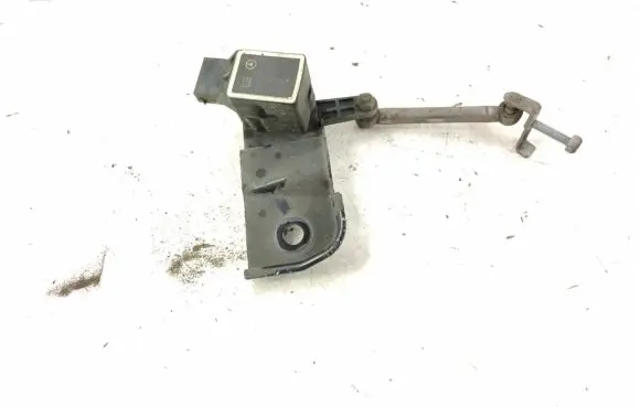 Mercedes-Benz S W221 Air suspension front height level sensor 0105427717 2213270240