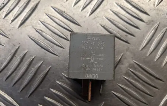 Volkswagen Golf IV Other relay 357911253