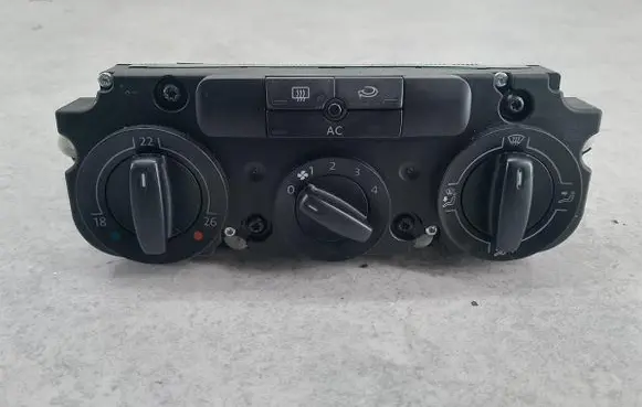 Volkswagen Golf V Climate control/heater control trim 747-309-60