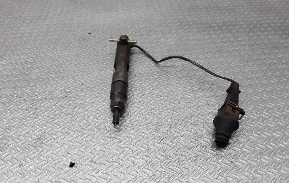 Volkswagen Sharan Fuel injector 028130201S