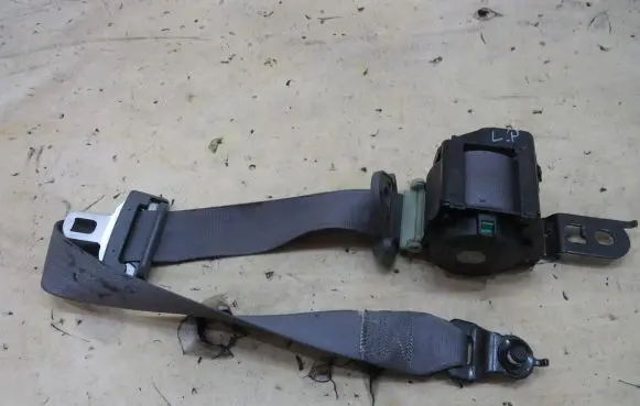Jeep Grand Cherokee (WK) Front seatbelt P1CL67BD5AB