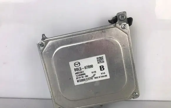 Mazda 3 LED ballast control module B0L567890
