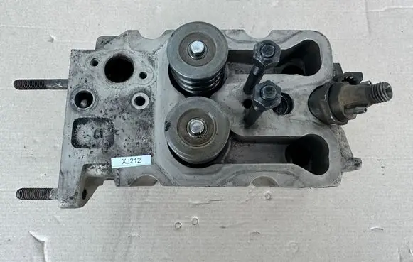 Jeep Cherokee XJ Engine head 90352029G 4883416AB