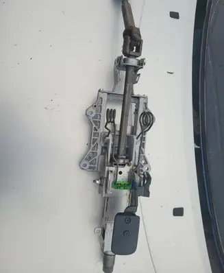 Steering wheel axle set