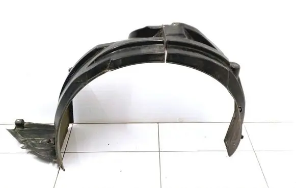 Front wheel arch liner splash guards