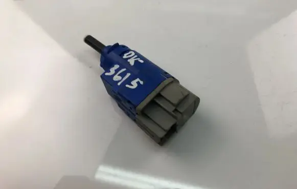 Dacia Sandero Other switches/knobs/shifts 253255192R