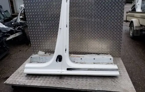 Peugeot Expert Pillar (middle) 