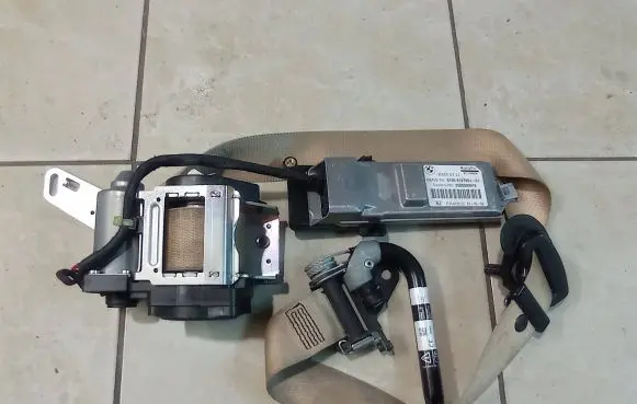 BMW 7 F01 F02 F03 F04 Front seatbelt 609315500 010L000