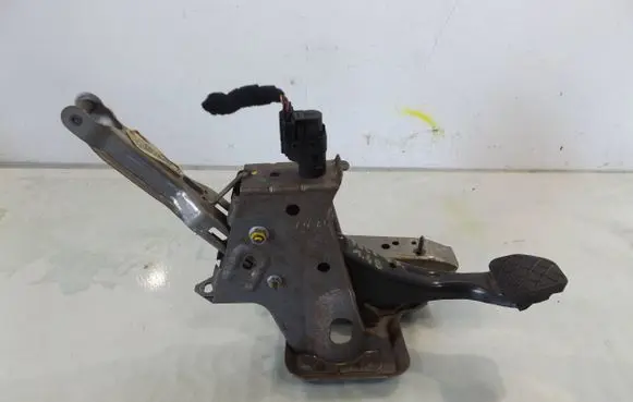 Volkswagen Cross Polo Brake pedal 
