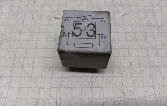 Volkswagen Transporter - Caravelle T5 Other relay 141951253B 20440082