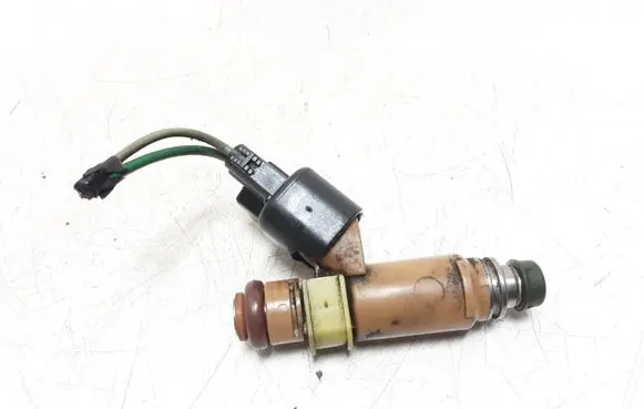 Volvo V50 Fuel injector 8627815