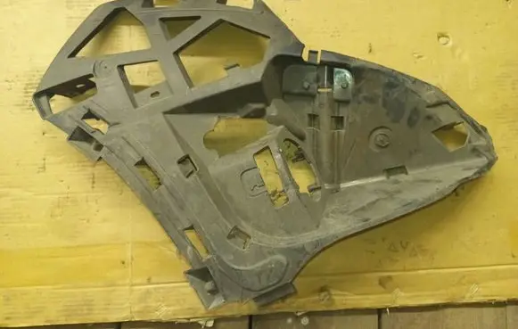 Renault Scenic III - Grand scenic III Front bumper mounting bracket 001033319