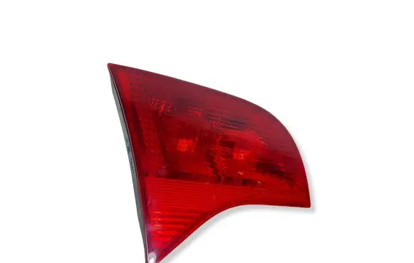 Audi A4 S4 B7 8E 8H Tailgate rear/tail lights 8E9945093KASACJA 8E9945093