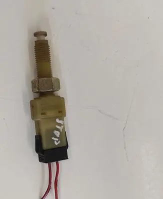 Audi A4 S4 B5 8D Brake pedal sensor switch 443945515
