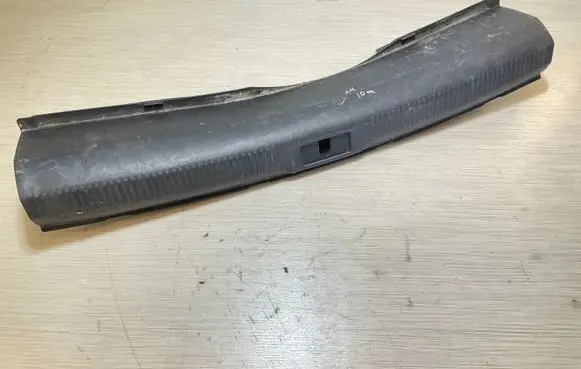 Audi A4 S4 B8 8K Tailgate/boot lid lock trim 8K5863471