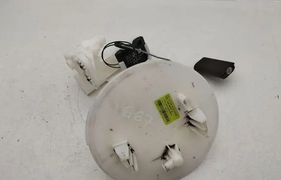 Mercedes-Benz ML W166 Fuel pressure regulator A1664700390